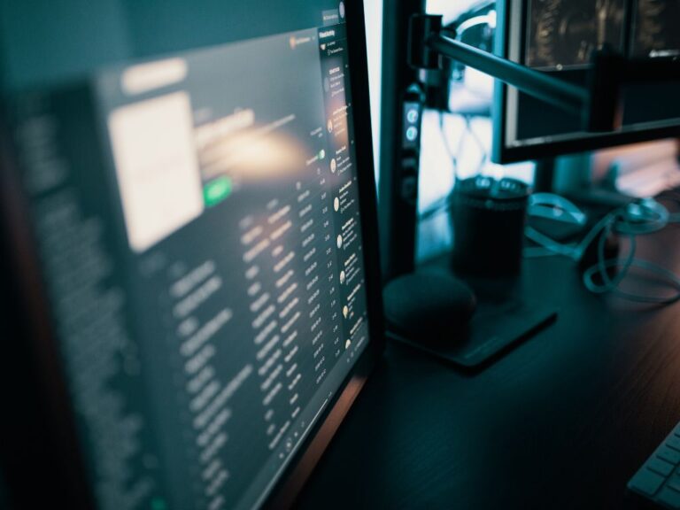 computador con spotify abierto